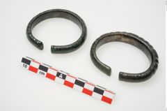 Foto von Bronzeperlarmreif (NHMW-PRAE-025292)
